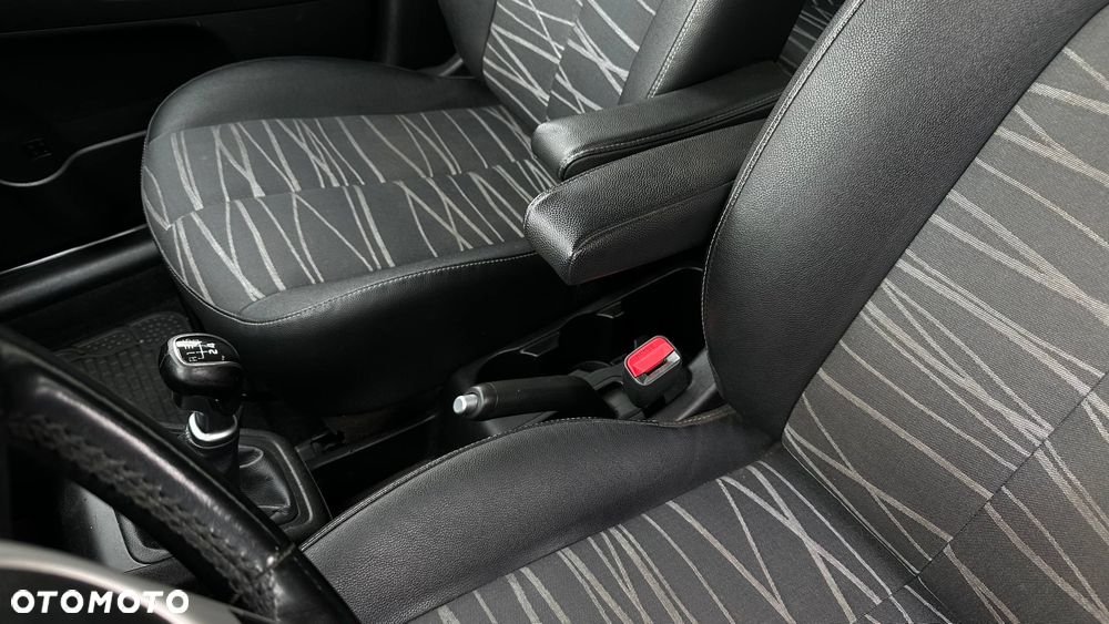 Kia Venga 1.4 CVVT Attract - 24
