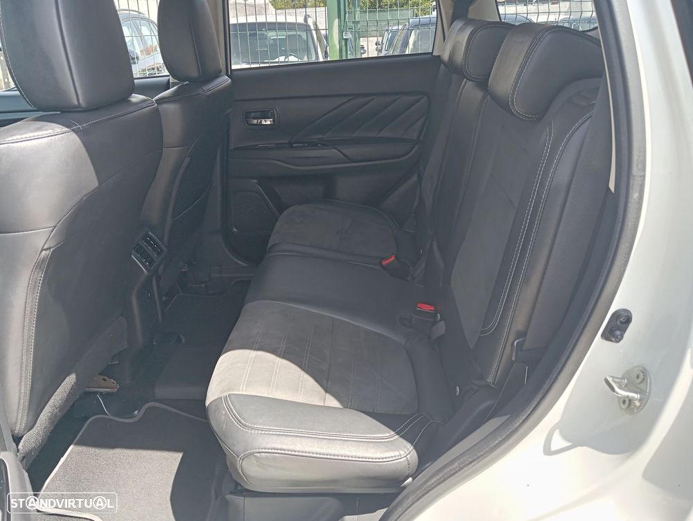 Mitsubishi Outlander 2.4 4WD Plug-In Hybrid Spirit+ - 19
