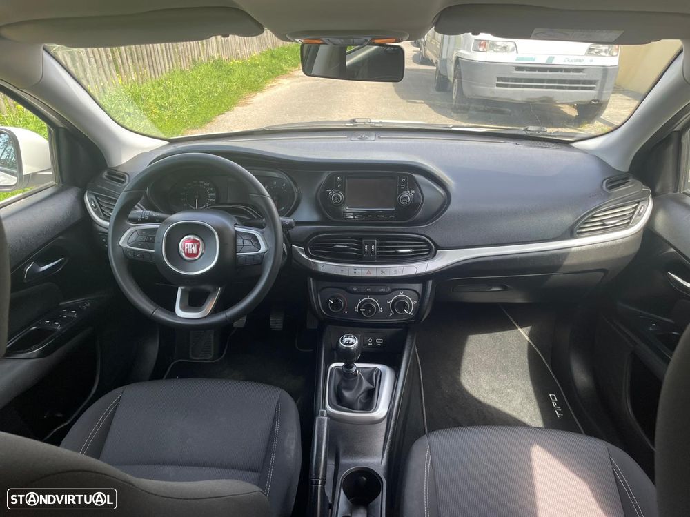 Fiat Tipo Station Wagon 1.6 M-Jet Lounge - 22