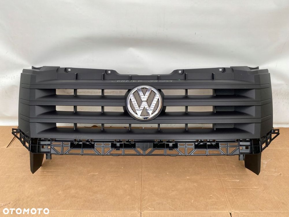 VW CRAFTER LIFT 2011- ATRAPA GRILL EMBLEMAT CHROM ORYGINALNA 2E0853653 - 1