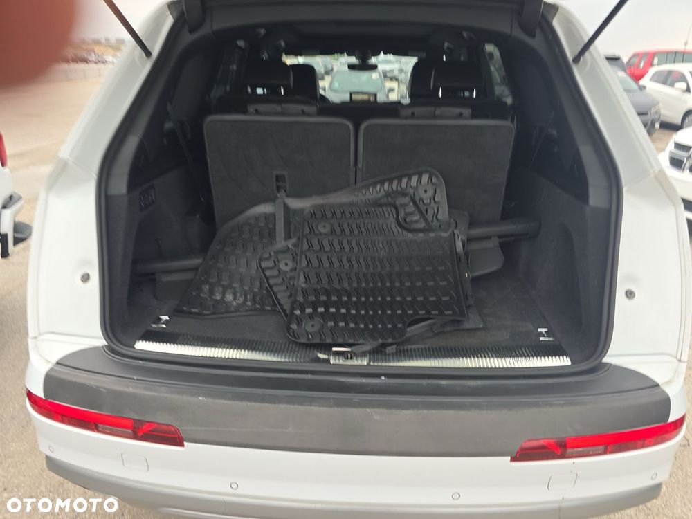 Audi Q7 - 36