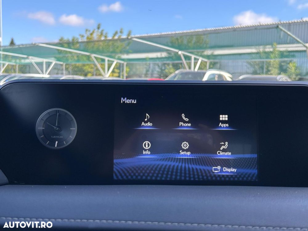 Lexus UX 250h 2.0L HEV 20H- (178 HP) 4X4 CVT Executive - 22