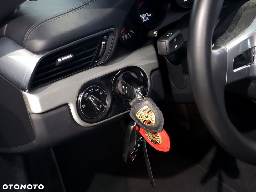 Porsche 911 Carrera 4S PDK - 19