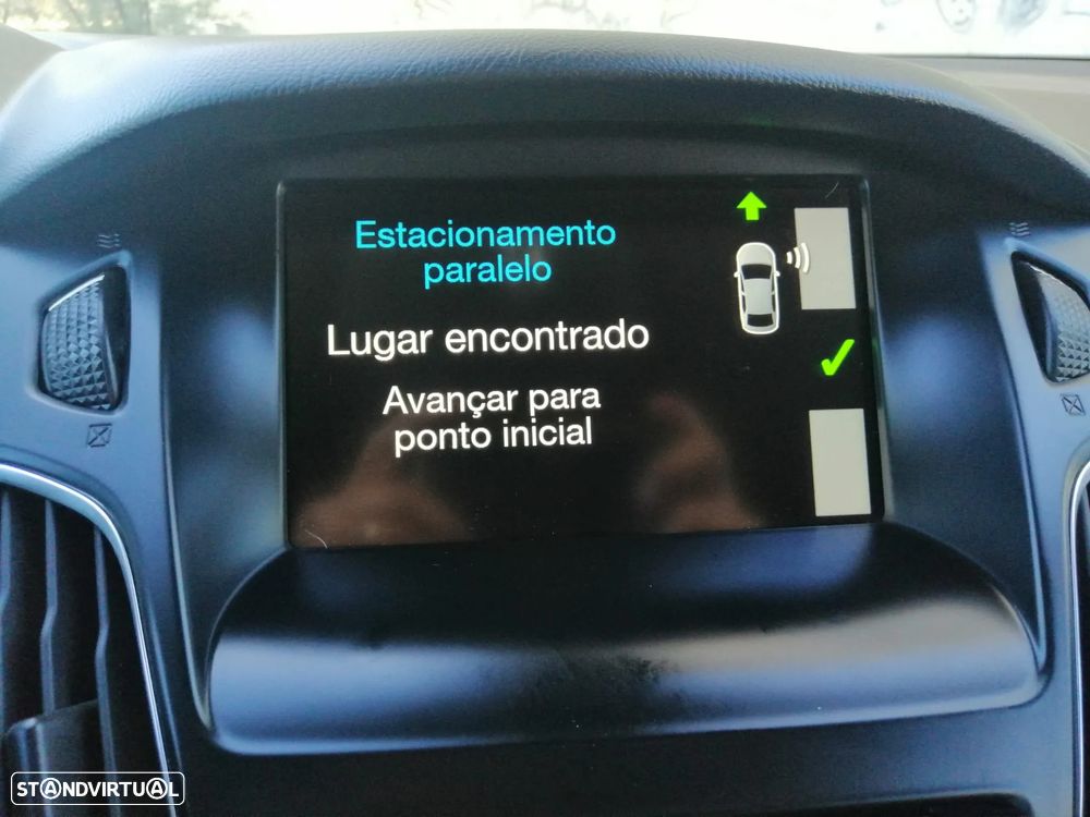 Ford Focus 1.0 SCTi Titanium - 27