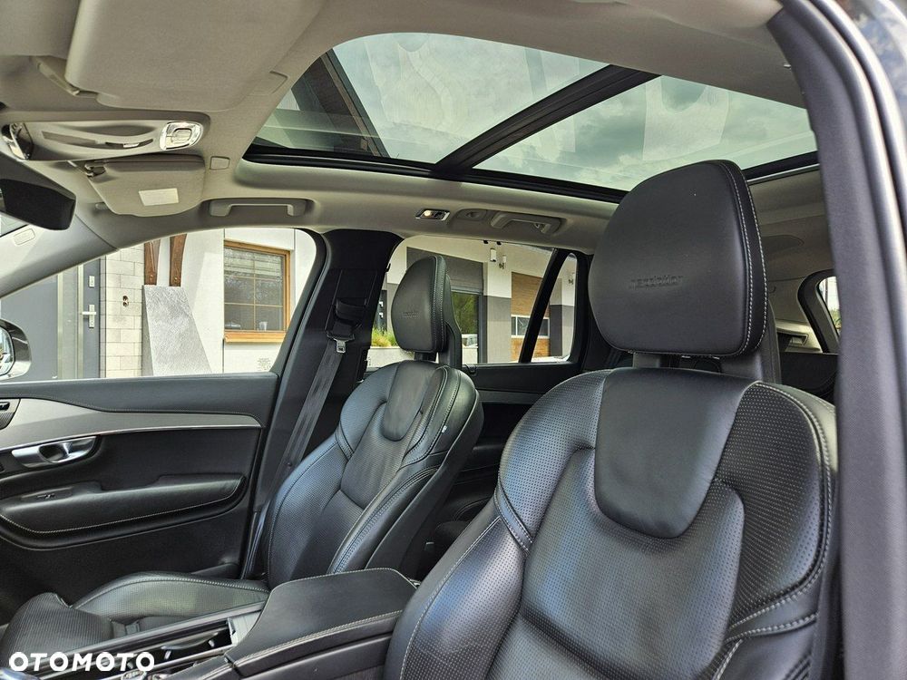 Volvo XC 90 - 8