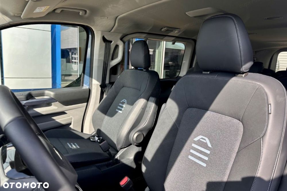 Ford Tourneo Custom - 8