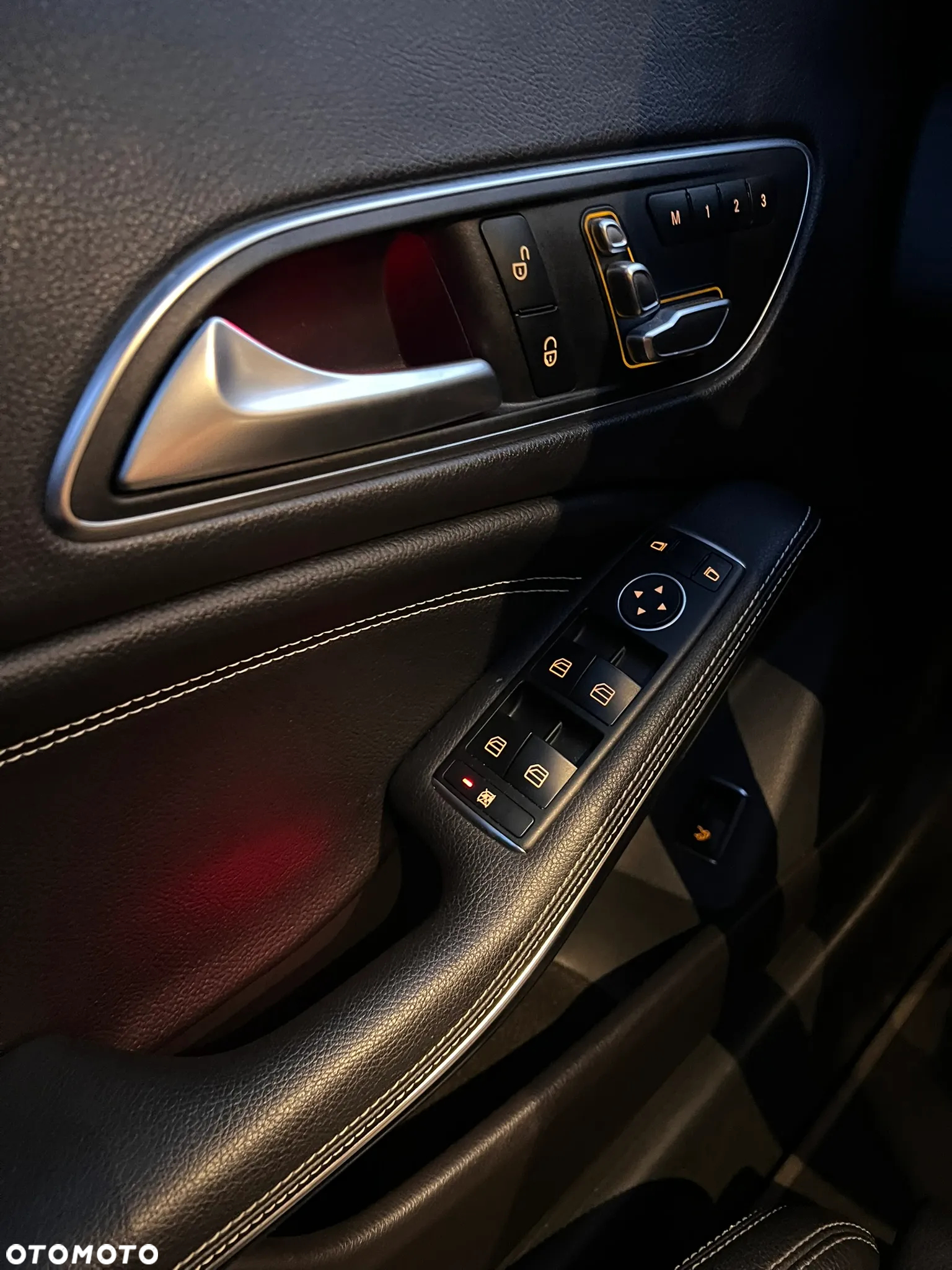 Mercedes-Benz CLA 250 7G-DCT - 24