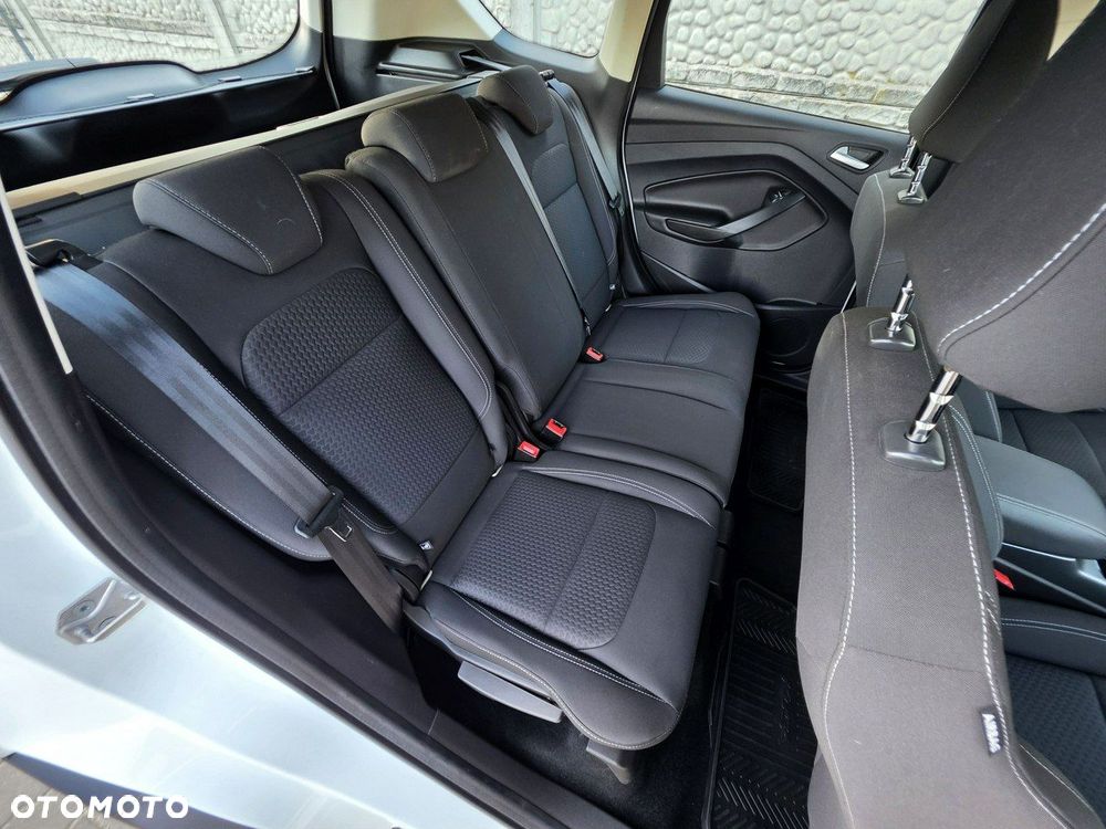 Ford Kuga 1.5 EcoBoost 2x4 Trend - 23