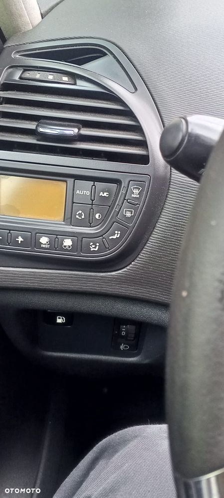 Citroën C4 1.6 HDi Equilibre Pack Navi - 4