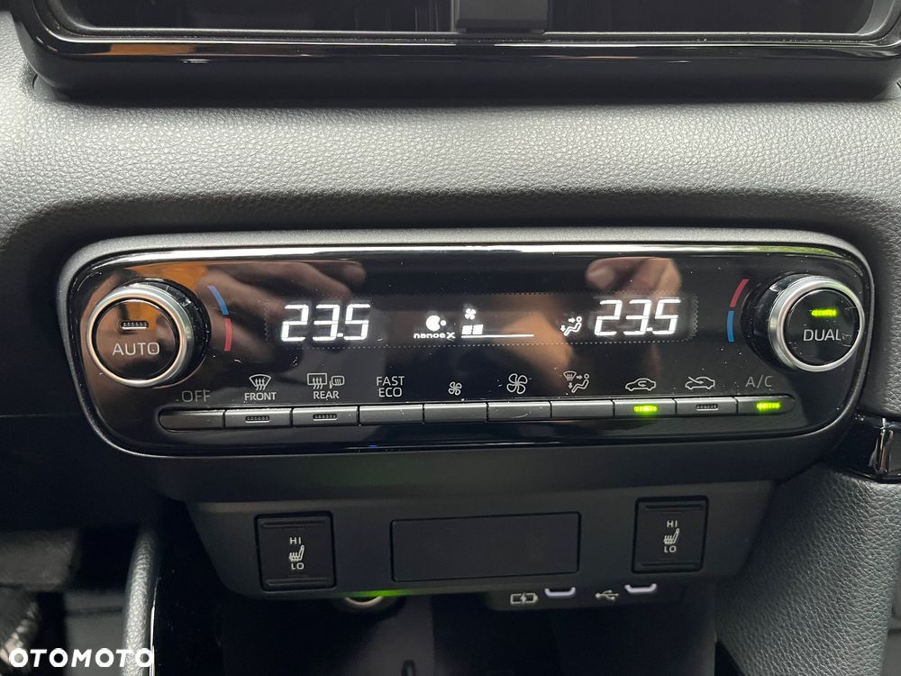 Toyota Yaris Hybrid 1.5 Executive - 21