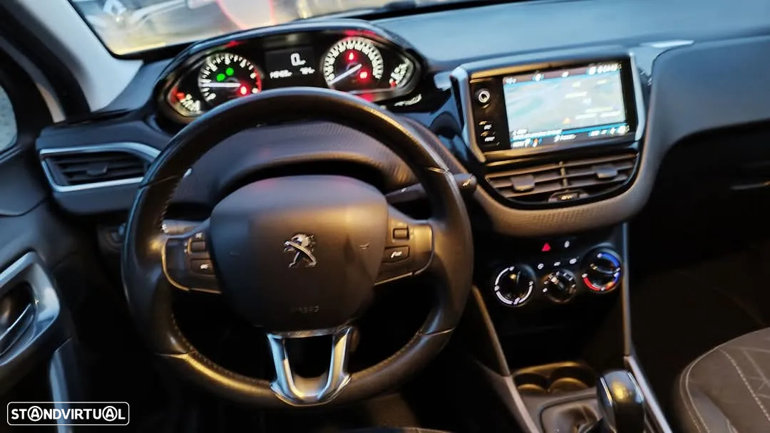 Peugeot 2008 1.6 BlueHDi Style - 10