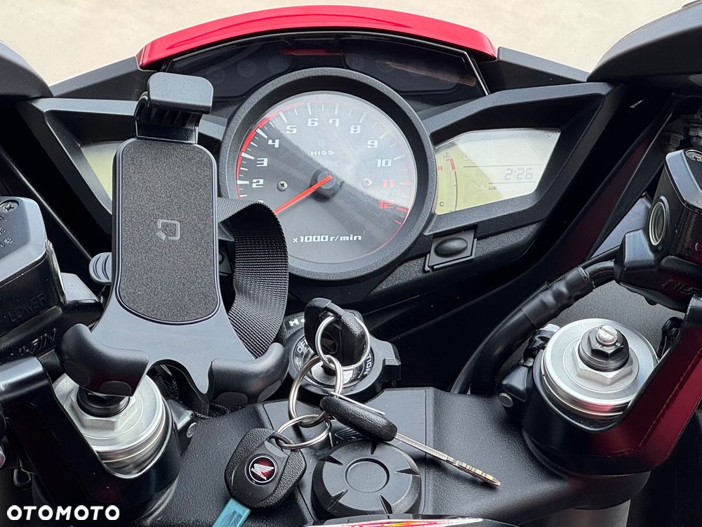 Honda VFR - 16