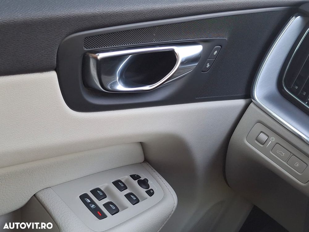 Volvo XC 60 T6 AWD Recharge Geartronic Inscription - 33
