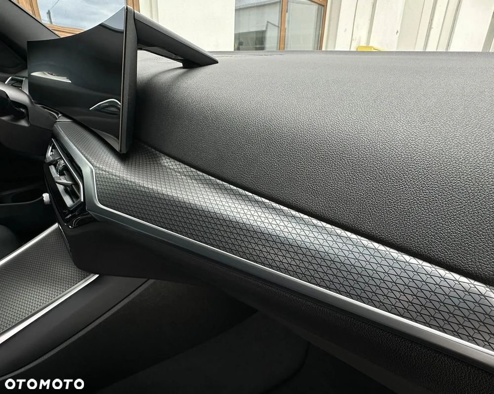 BMW Seria 3 320d xDrive M Sport sport - 26