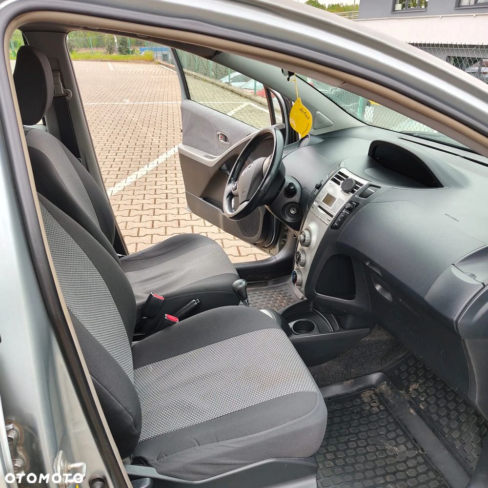 Toyota Yaris 1.3 Luna - 8