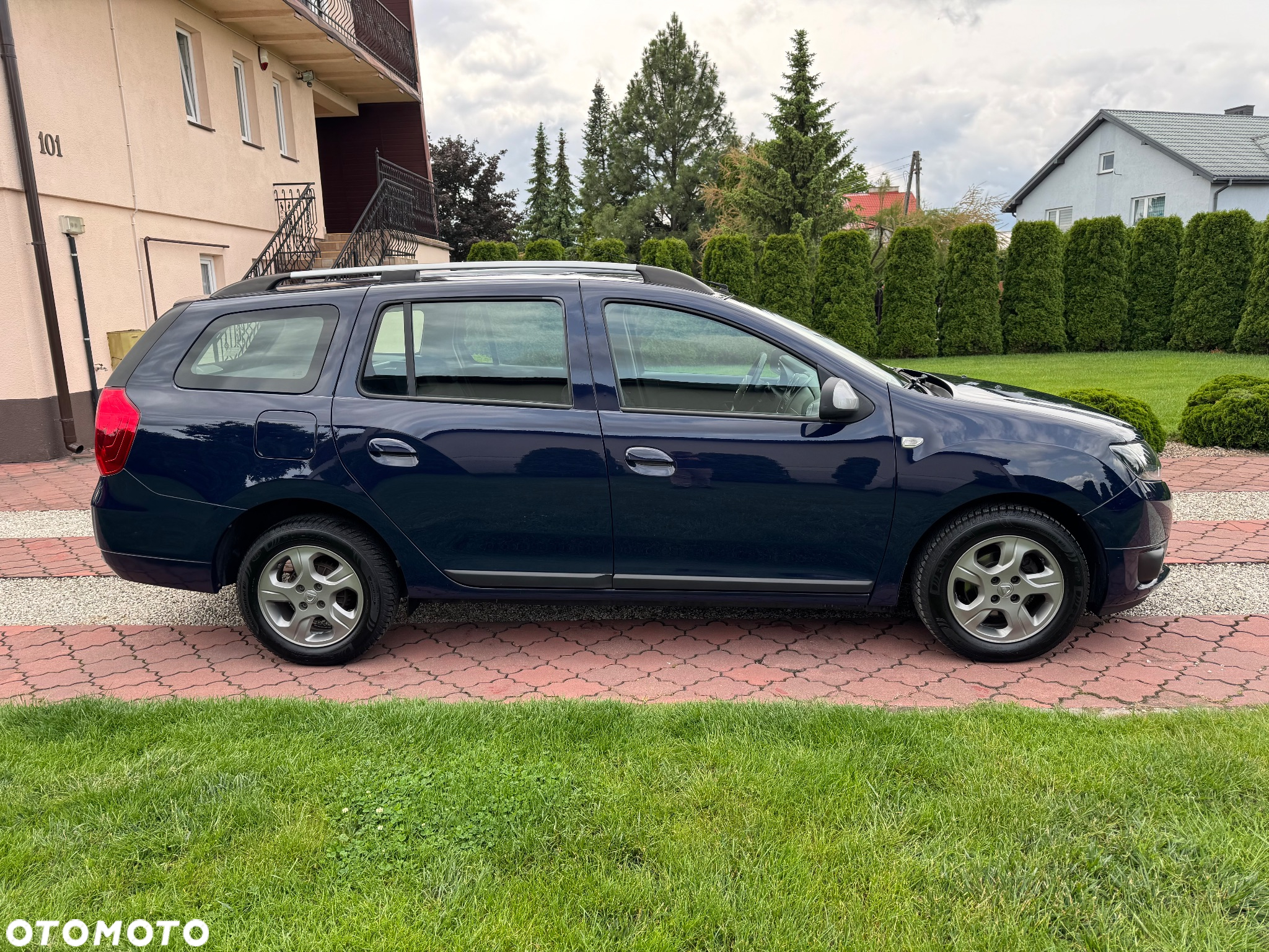 Dacia Logan MCV TCe 90 S&S Celebration - 8