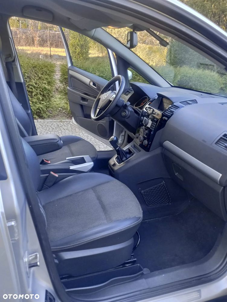 Opel Zafira 2.2 Navi - 4