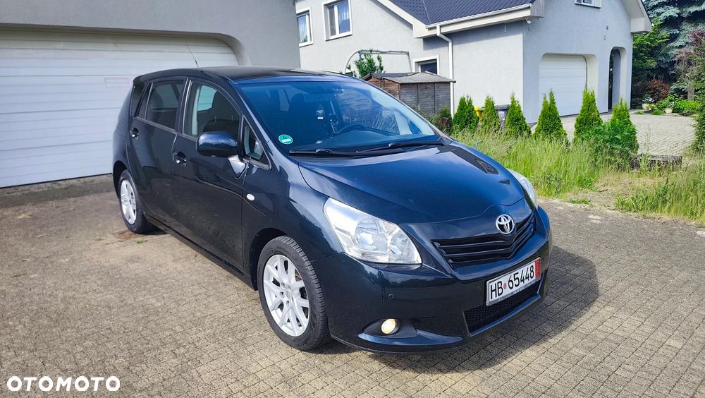 Toyota Verso 2.0 D-4D Executive - 24