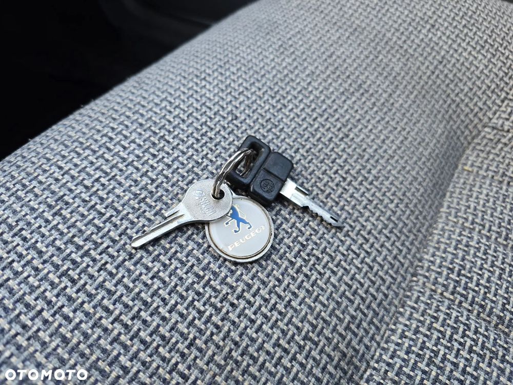 Peugeot 205 1.1 GL - 10