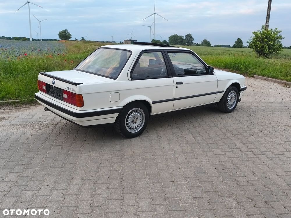 BMW Seria 3 318is - 3