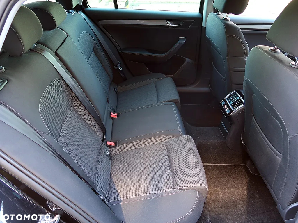 Skoda Superb 2.0 TDI DSG Style - 11
