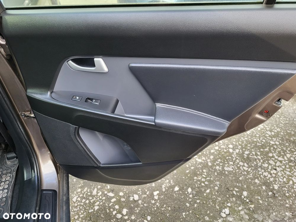 Kia Sportage 2.0 CRDI XL 2WD - 27