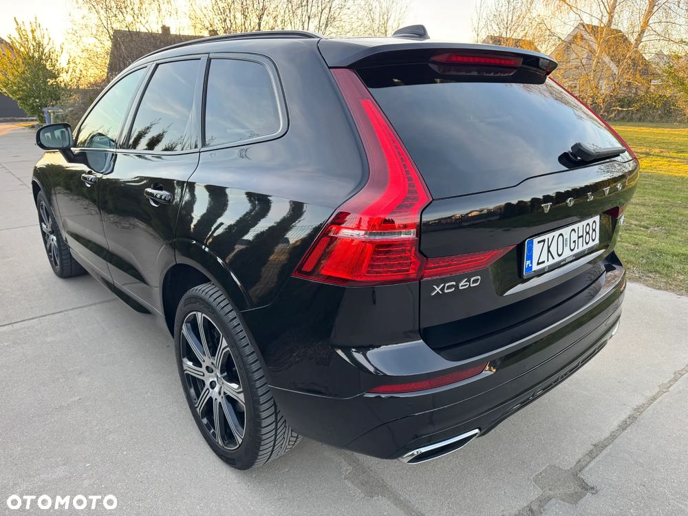 Volvo XC 60 B5 D AWD R-Design - 3