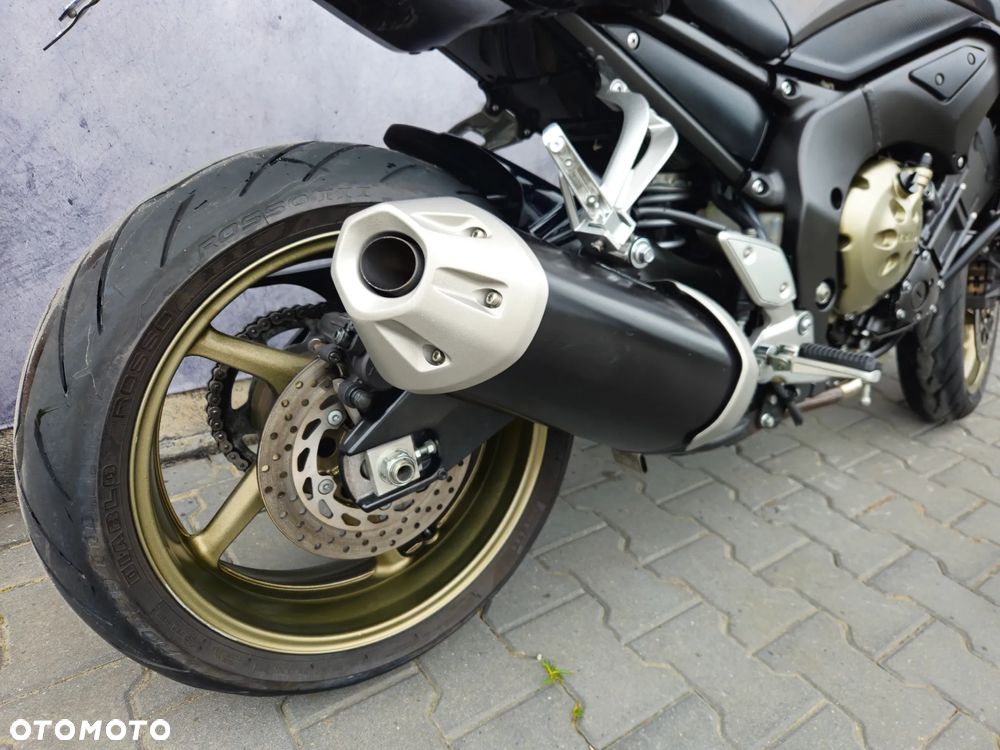 Yamaha FZ - 27