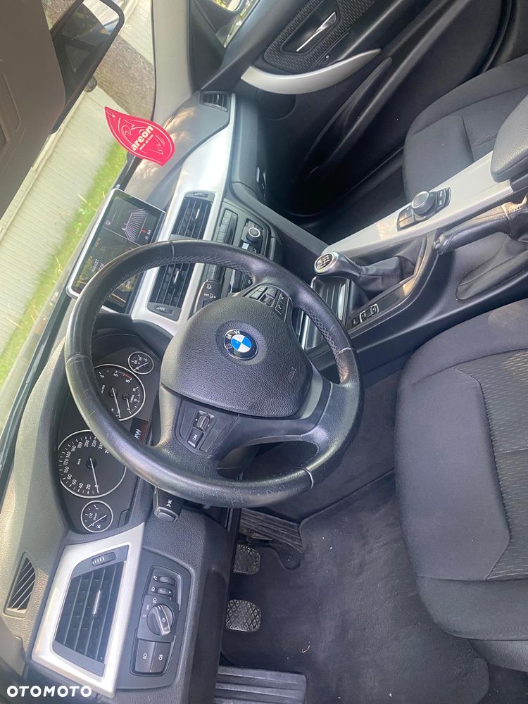 BMW Seria 3 316d - 5