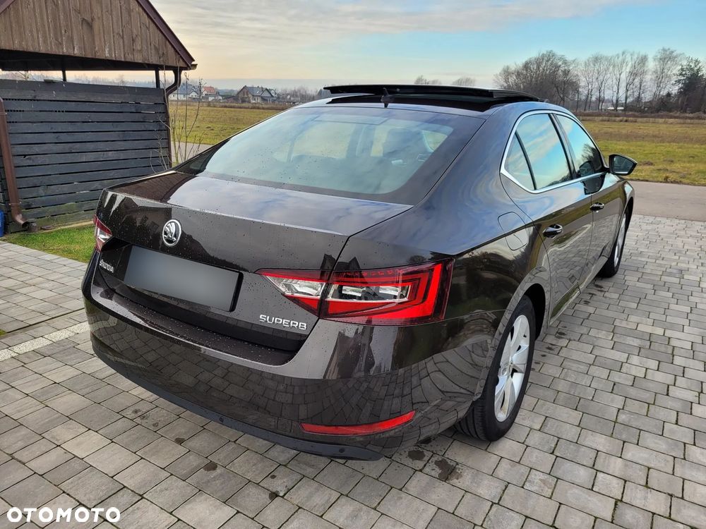 Skoda Superb 2.0 TDI Premium Edition - 7