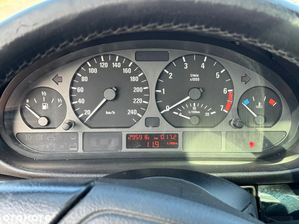 BMW Seria 3 323i - 29