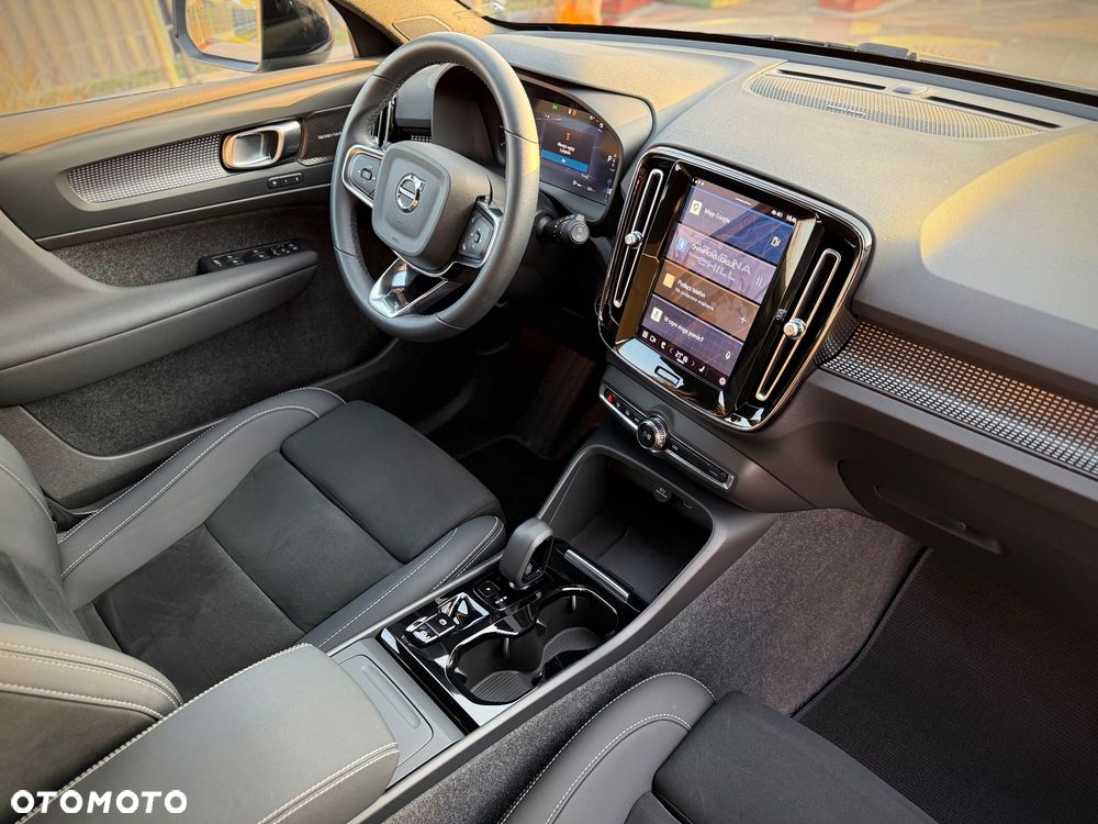 Volvo XC 40 B3 Plus Dark - 15
