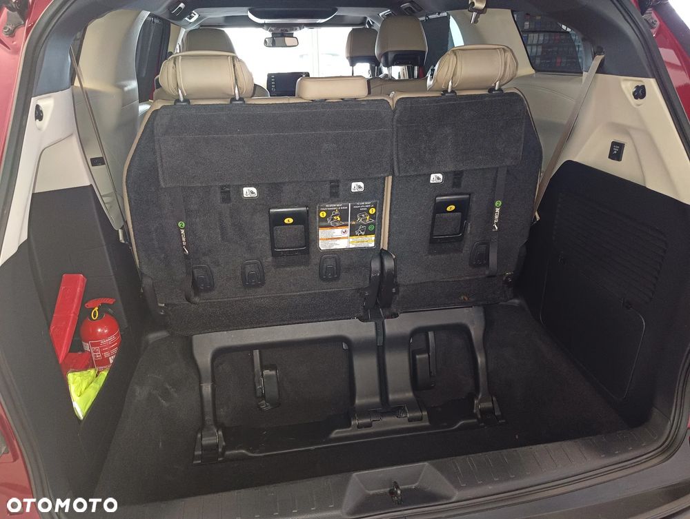 Toyota Sienna - 24