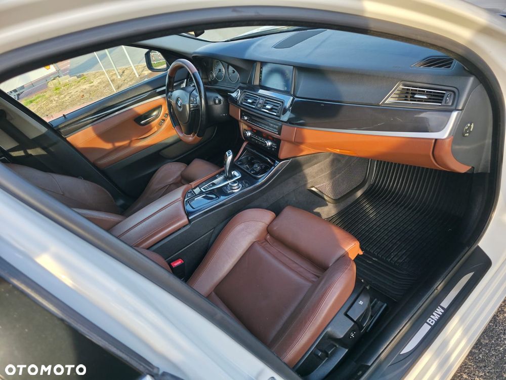 BMW Seria 5 525d Sport-Aut - 9