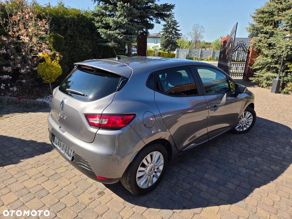 Renault Clio 1.2 16V 75 Expression - 25