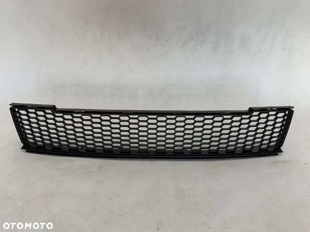 Fiat 500 07-15r Atrapa kratka zderzak - 1