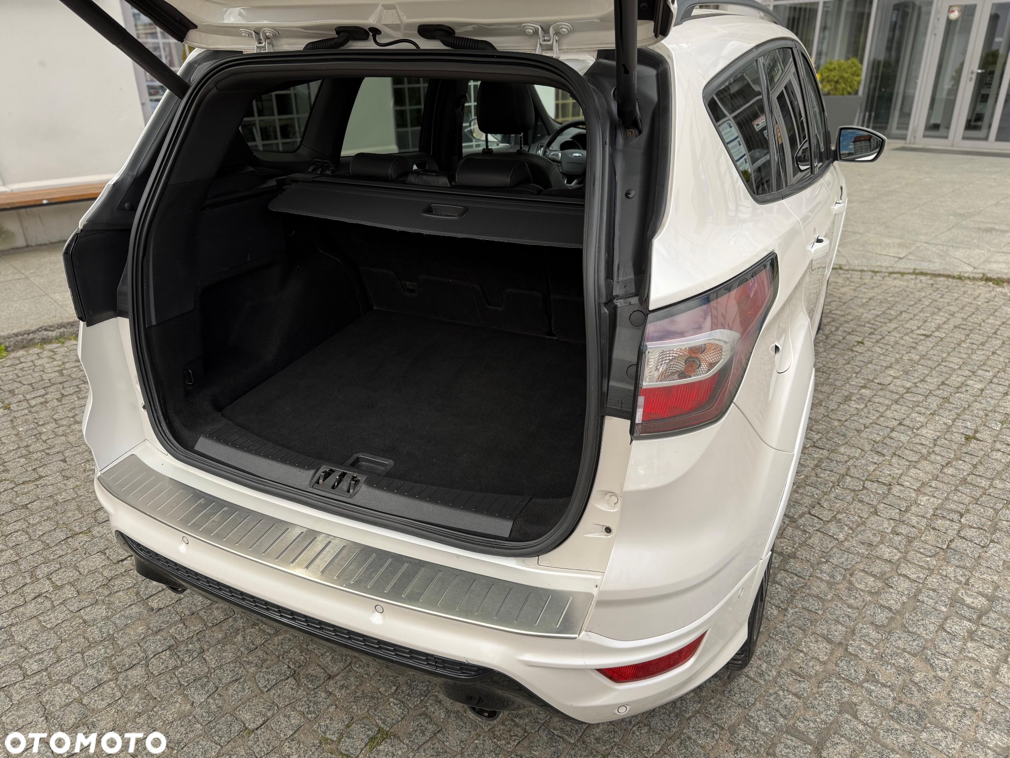 Ford Kuga 2.0 TDCi 4x4 ST-Line - 14