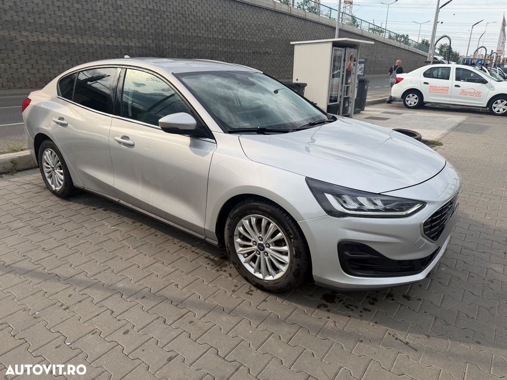 Ford Focus 1.0 EcoBoost Titanium - 1
