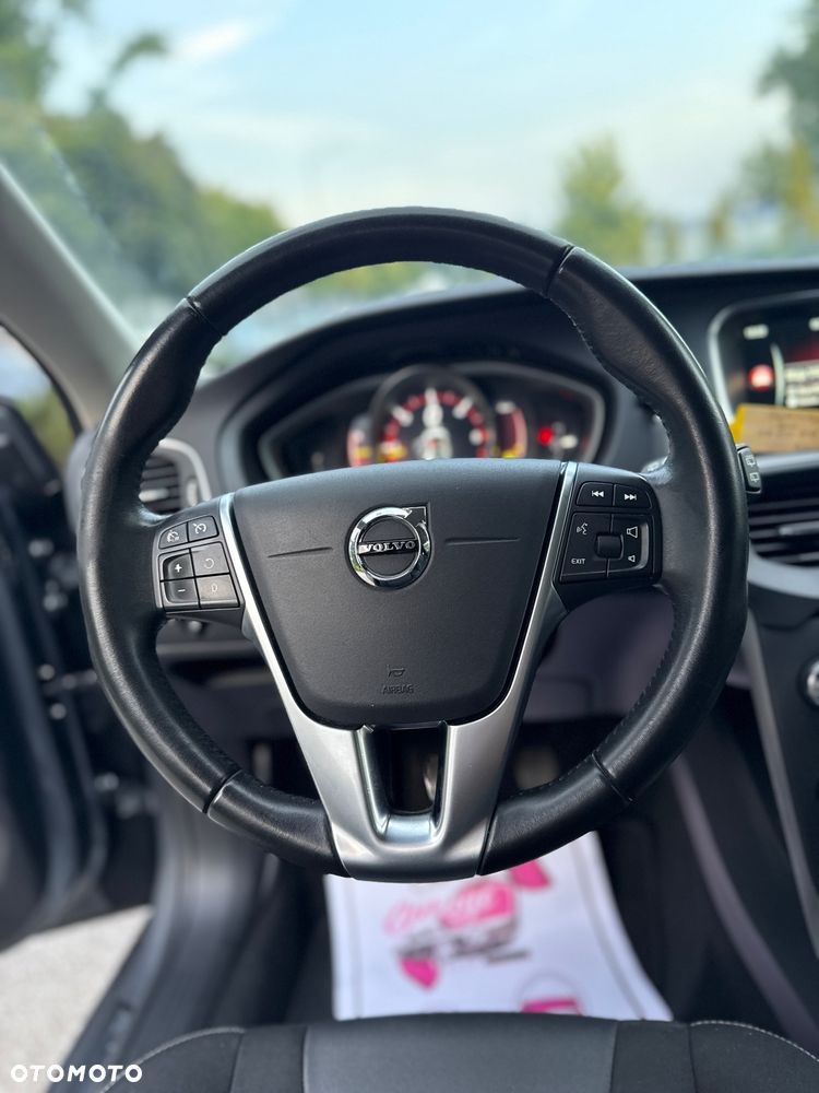 Volvo V40 D2 Drive-E Momentum - 24