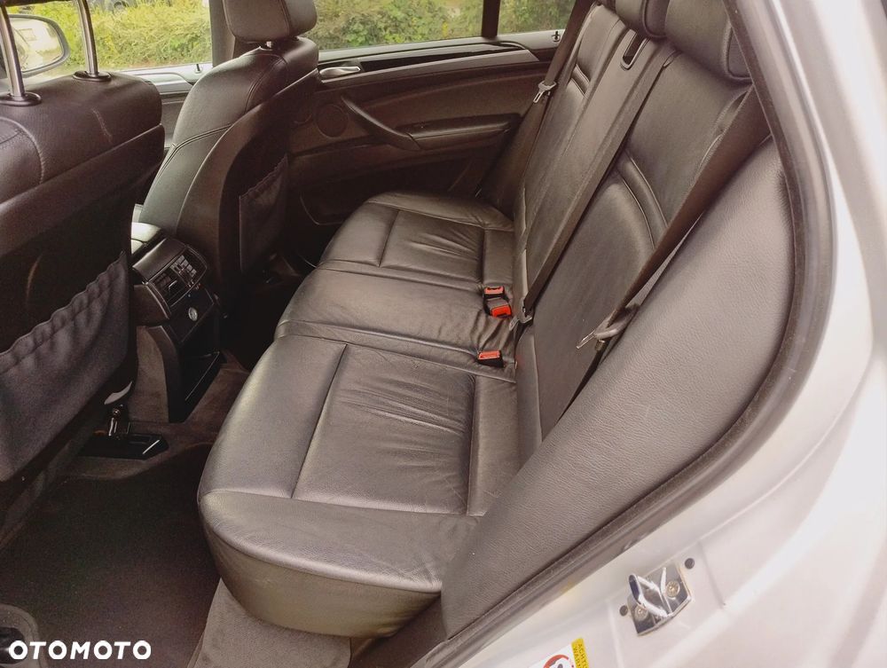 BMW X5 4.8i xDrive - 14