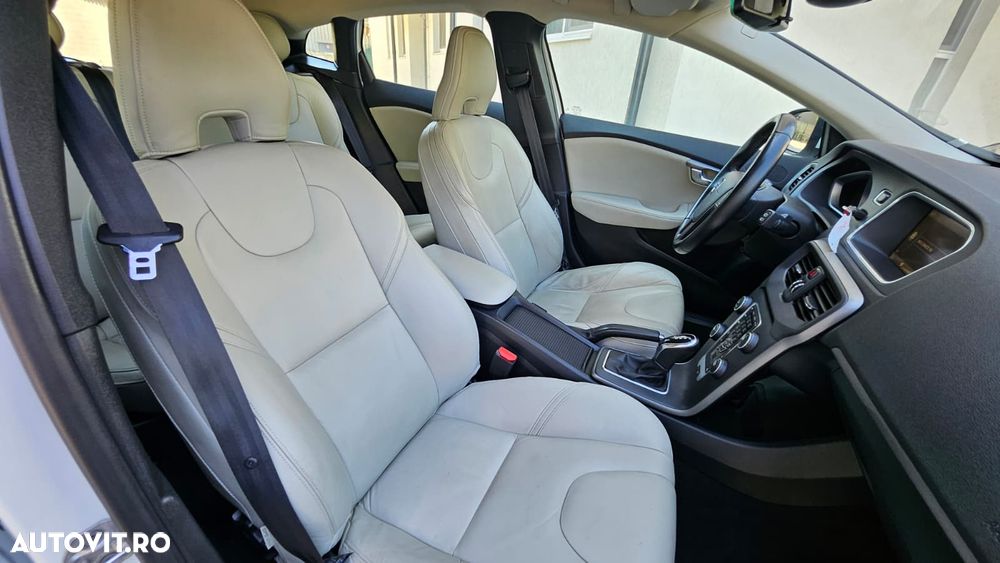 Volvo V40 - 16