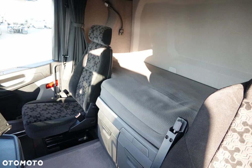 Scania R 450 / RETARDER / KLIMA POSTOJOWA / CAŁA NA PODUSZKACH / ALUSY / OPONY 100 % / SPROWADZONA / PO KONTRAKCIE SERWISOWYM - 25