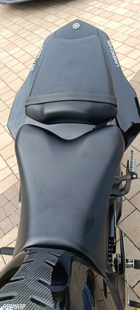 Yamaha FZ8 - 11