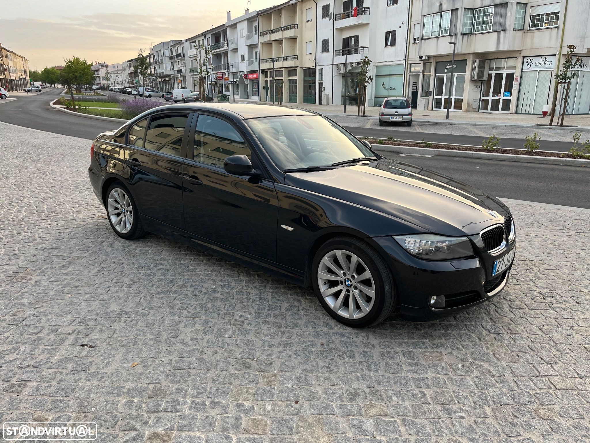 BMW 320 d Sport - 1