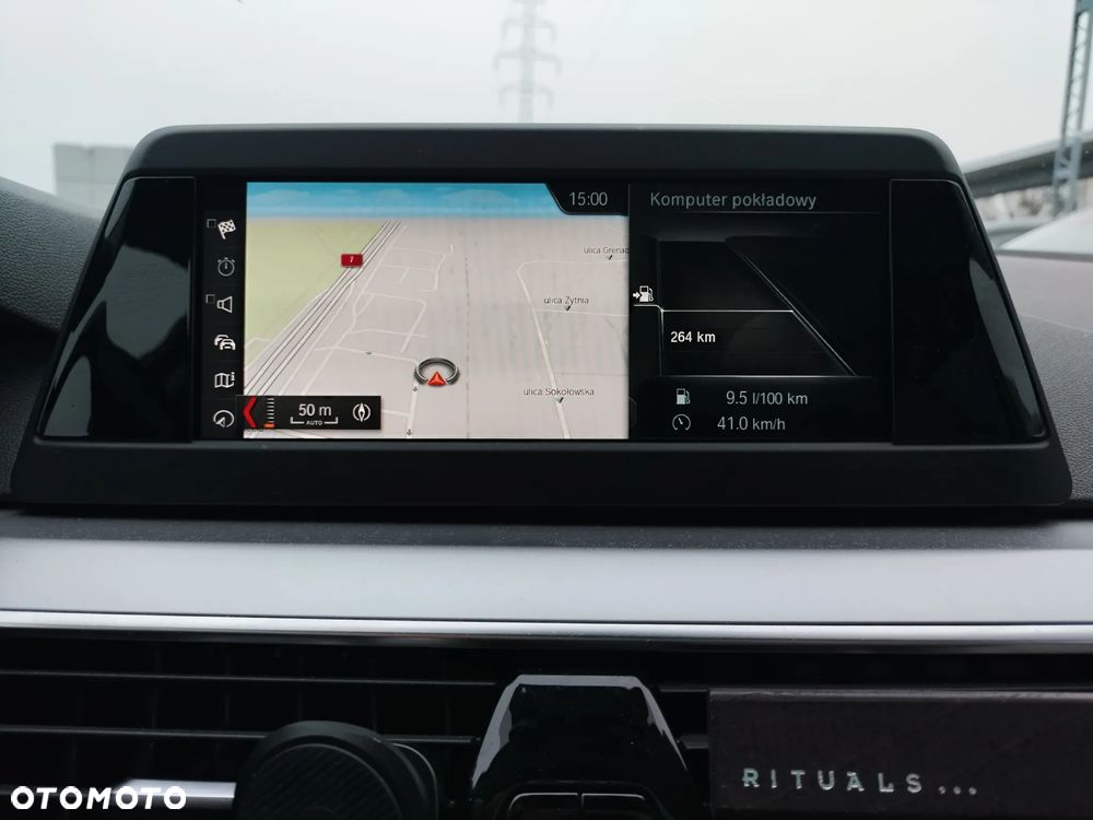 BMW Seria 5 530i xDrive Sport - 11