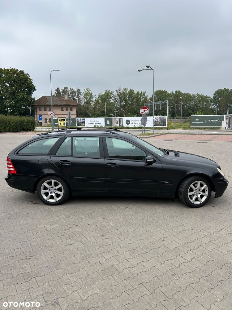 Mercedes-Benz Klasa C 180 T Kompressor Classic - 4