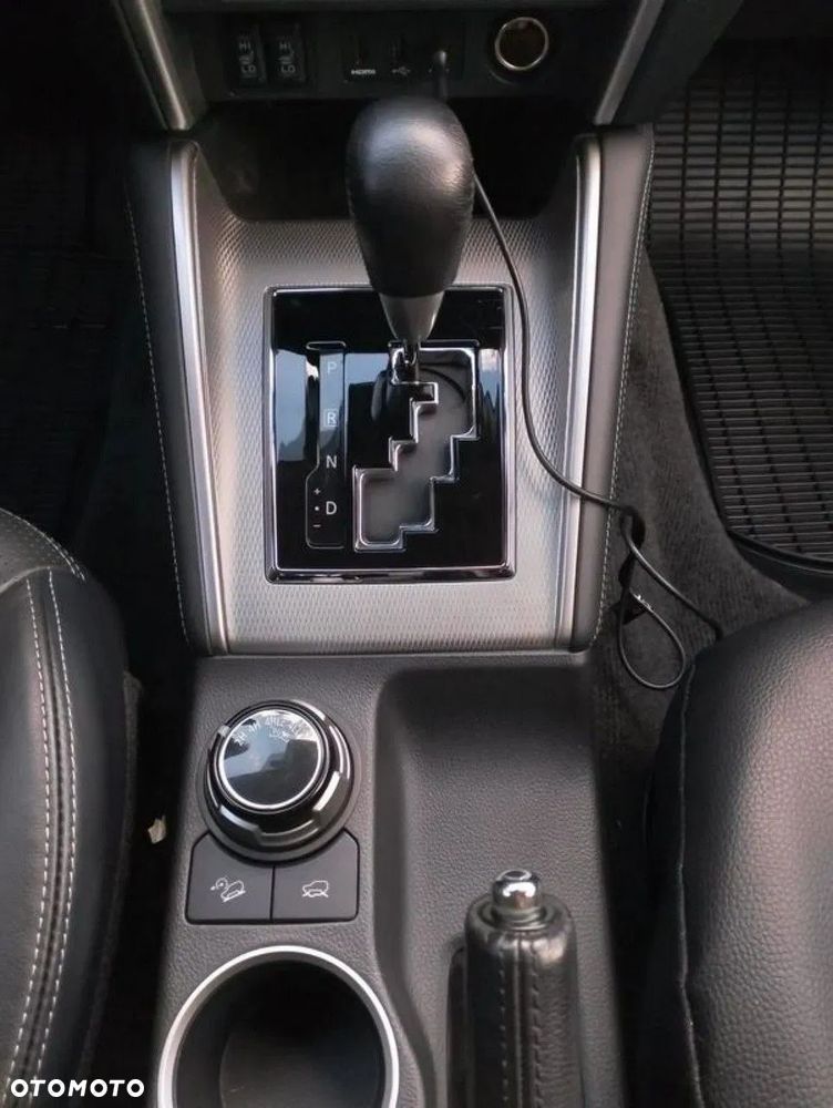 Mitsubishi L200 2.2 d DC Instyle Plus - 13