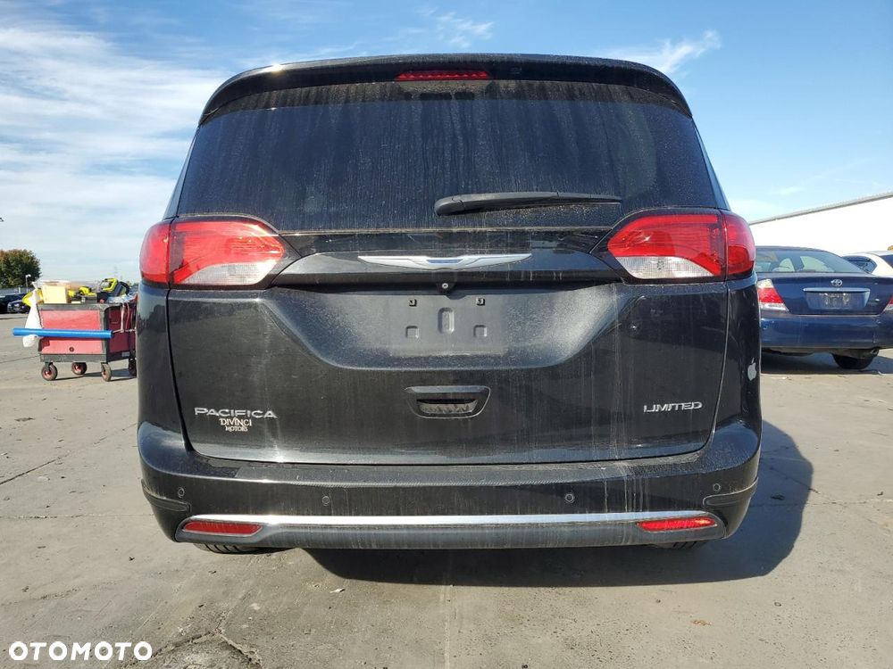 Chrysler Pacifica - 6