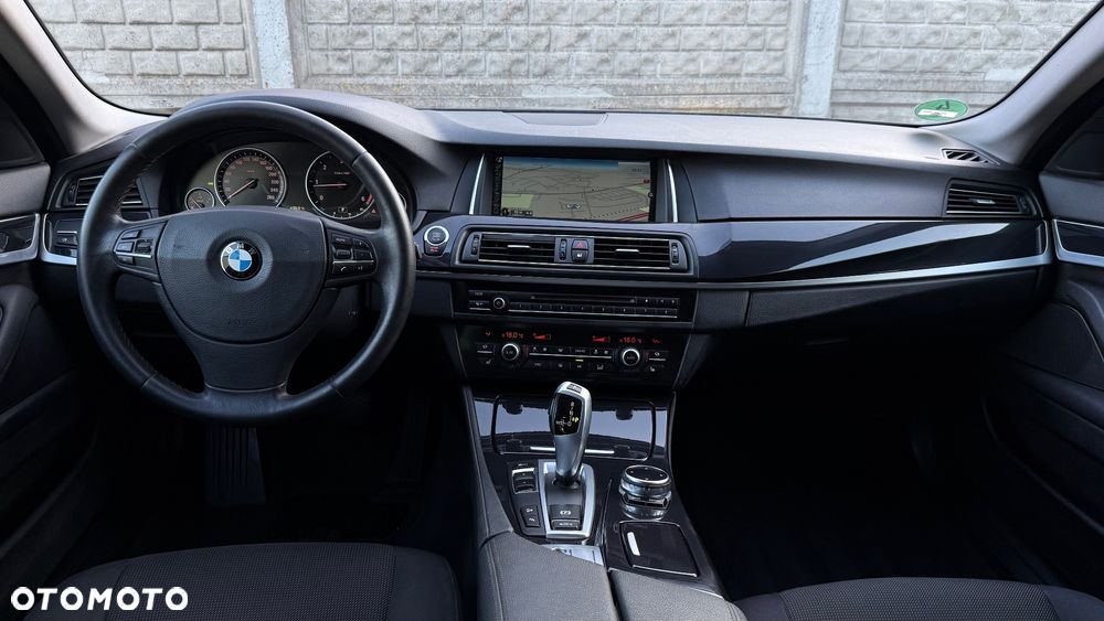 BMW Seria 5 525d - 7