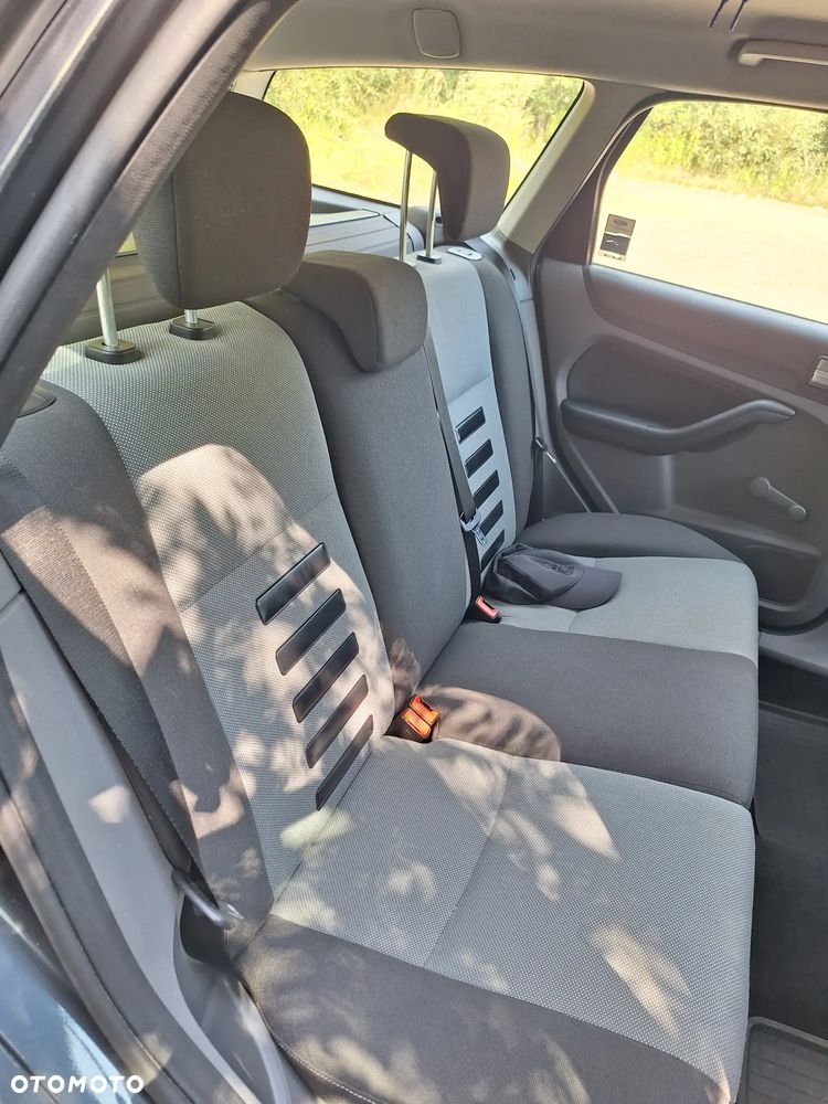 Ford Focus 1.8 FF Trend - 8